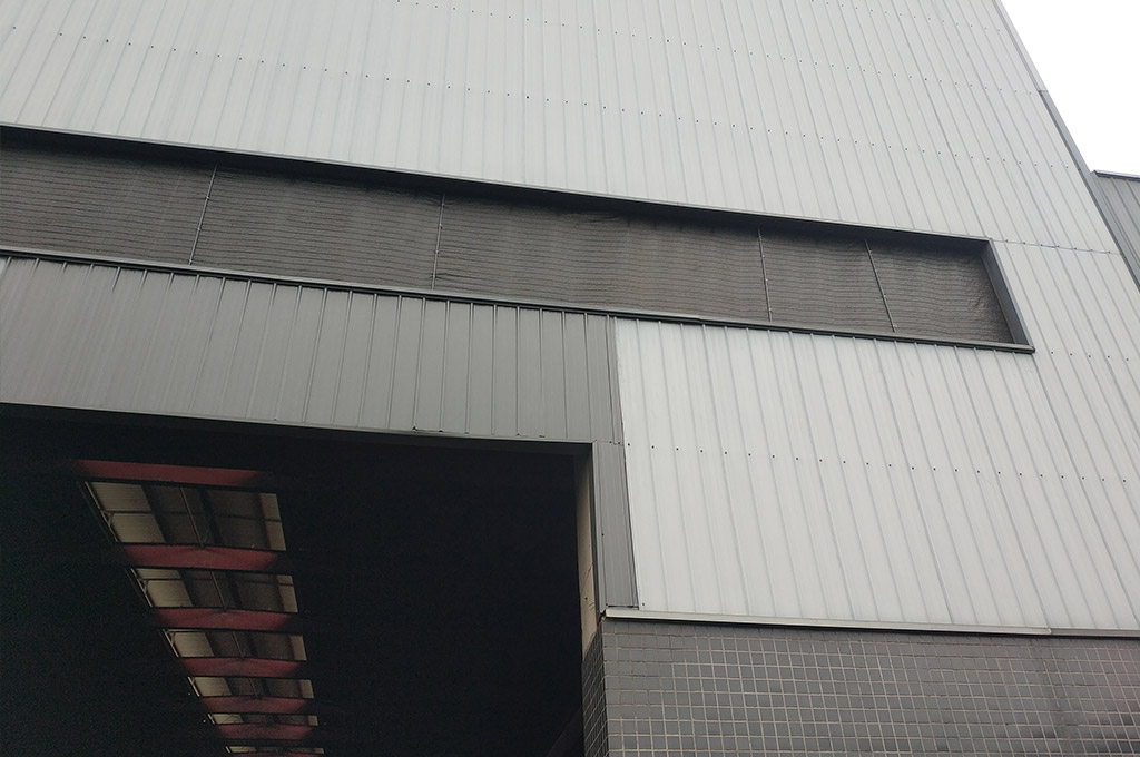 需要翻新防腐施工的墻體側面